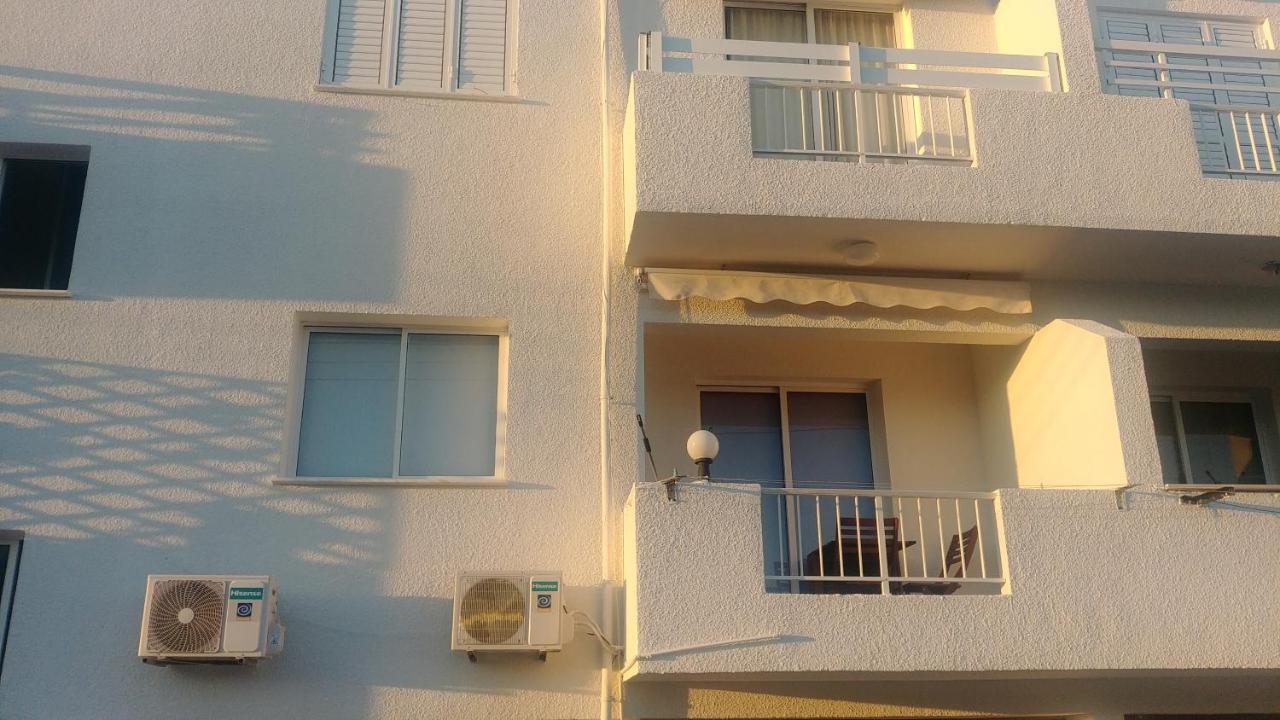Anemomylos Guesthouse Paralimni Exterior photo